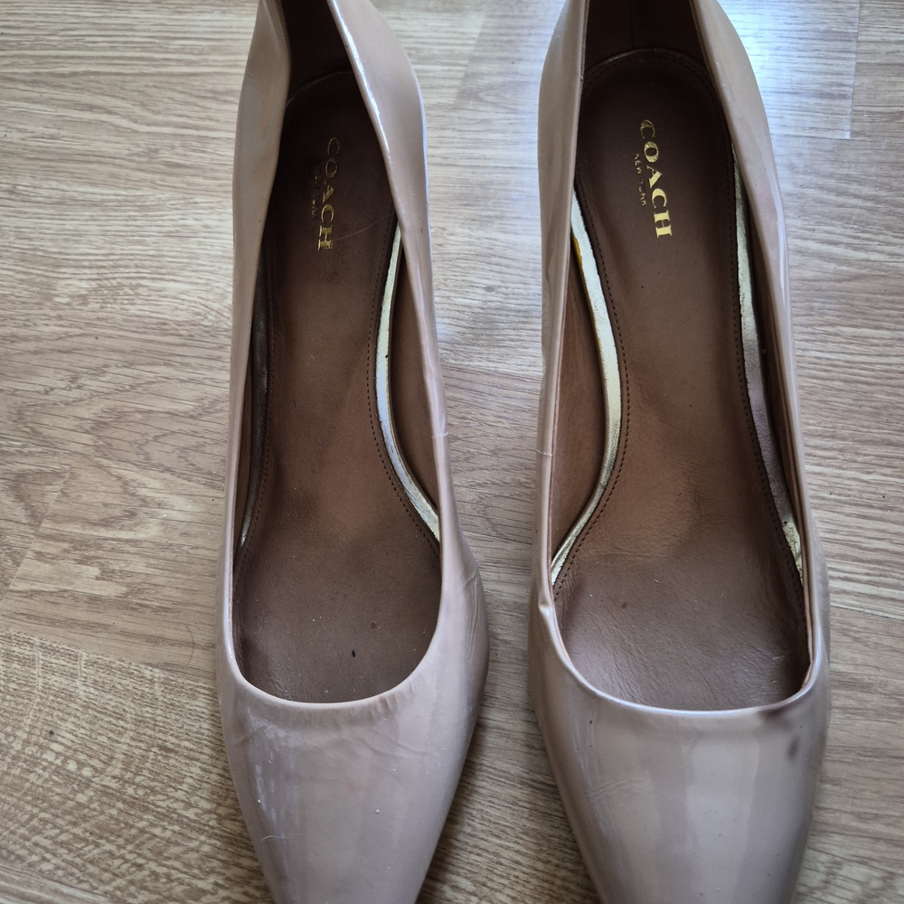 Coach Women's Tan Pumps